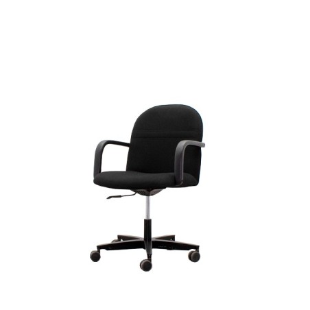 Silla giratoria tapizada negra respaldo medio