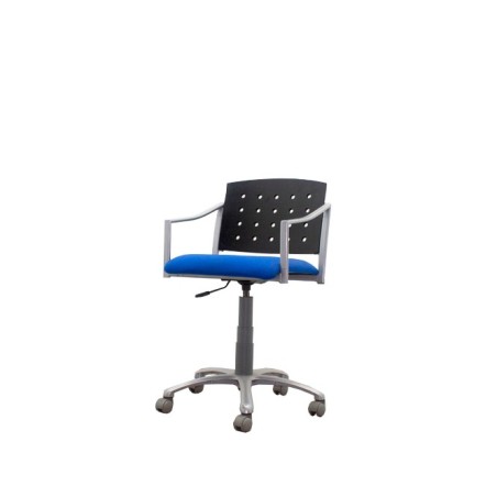 Silla operativa tapizada azul y respaldo de madera negra