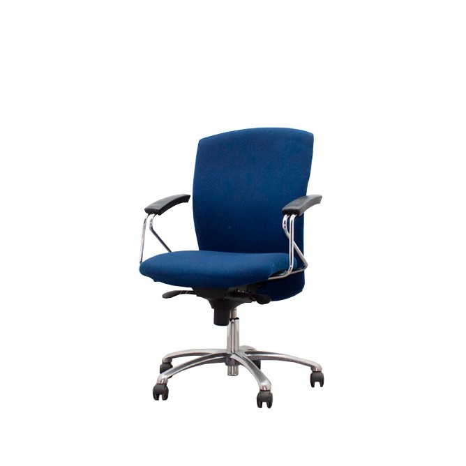 Silla operativa tapizada azul con respaldo regulable