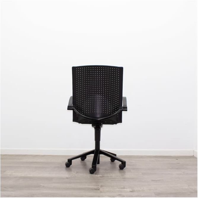 Silla operativa gris y respaldo polipropileno negro con brazos fijos