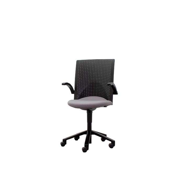 Silla operativa gris y respaldo polipropileno negro con brazos fijos