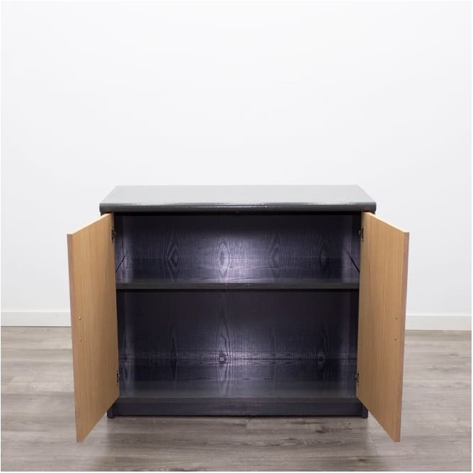 Armario bajo todo puerta gris y arce de 88,5cm