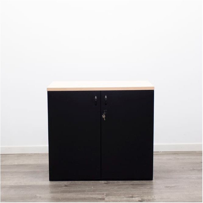 Armario bajo metálico negro y tapa maple de 80cm