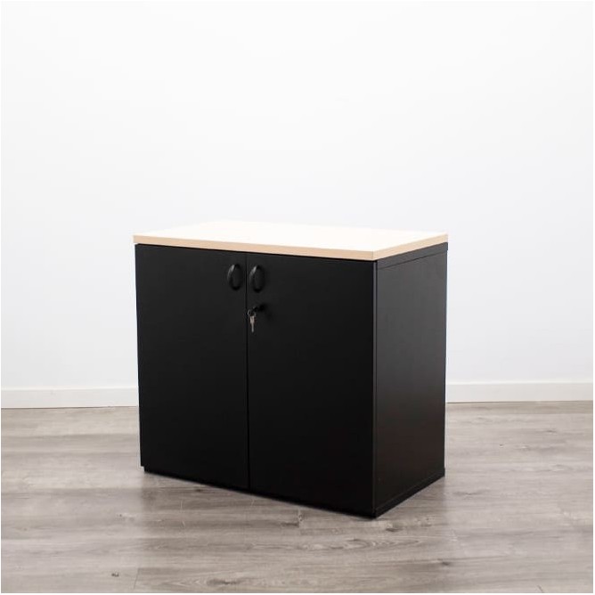 Armario bajo metálico negro y tapa maple de 80cm