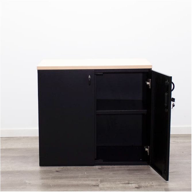 Armario bajo metálico negro y tapa maple de 80cm