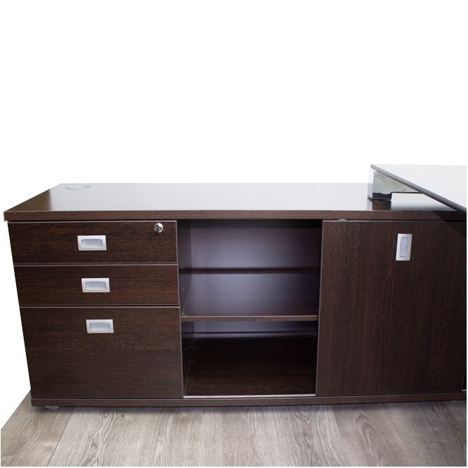 Mesa dirección con armario pedestal