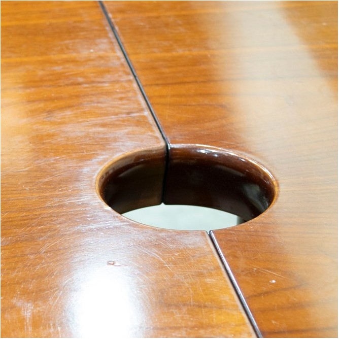 Mesa de juntas de madera en nogal de 211cm