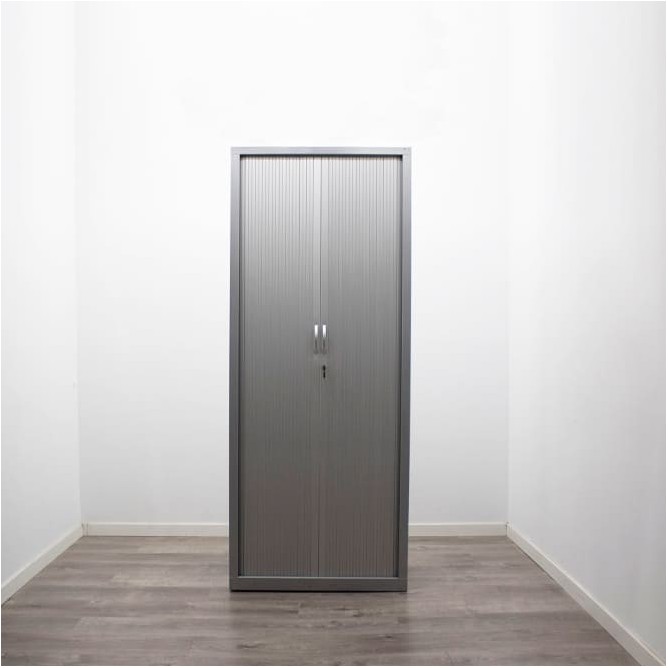 Armario metálico gris con puerta persiana de 80cm