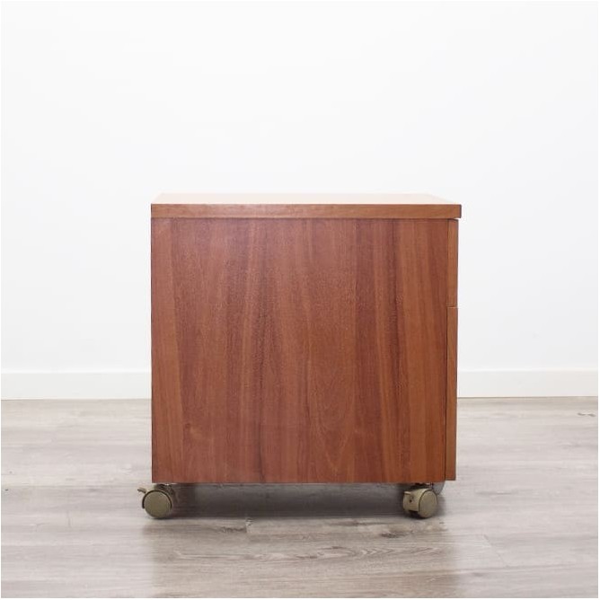 Cajonera de cajón y archivo en nogal con llave