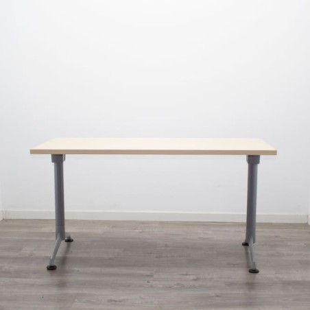 Mesa operativa melamina maple y patas grises de 140cm