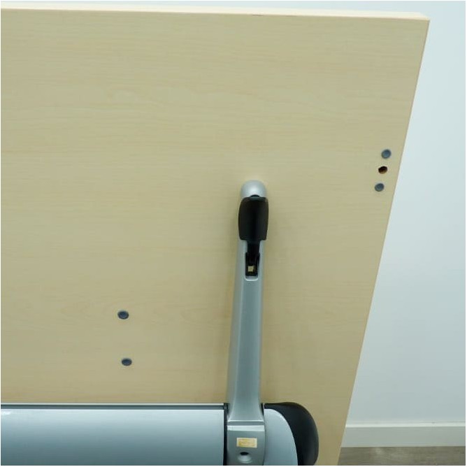 Mesa operativa abatible en maple con ruedas de 160cm