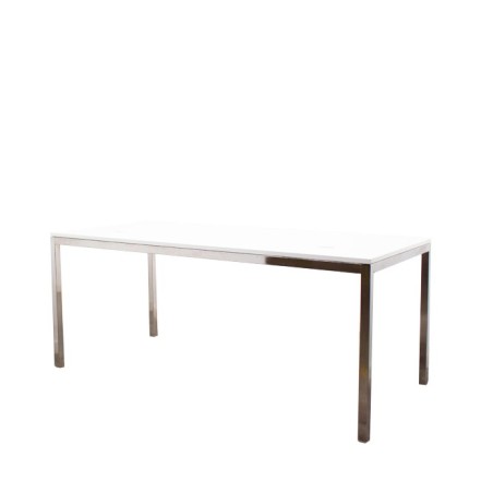 Mesa operativa blanca con patas aluminizadas 180cm