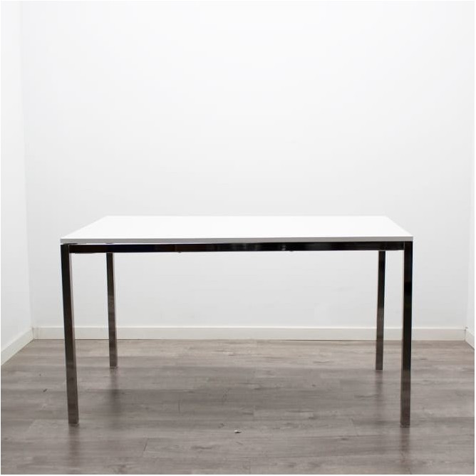 copy of Mesa operativa blanca con patas aluminizadas 180cm