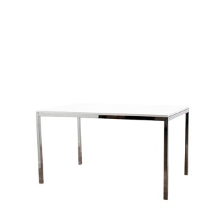 Mesa operativa blanca lacada con patas cromadas 135cm