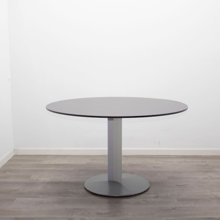 Mesa reunión redonda fenólica wengué y  pata peana gris de 120cm