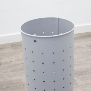 Papelera metálica gris 2