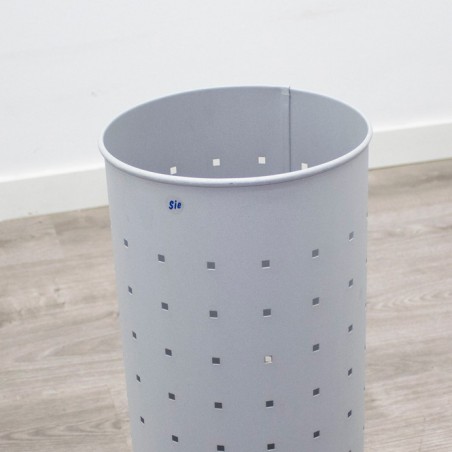 Papelera metálica gris
