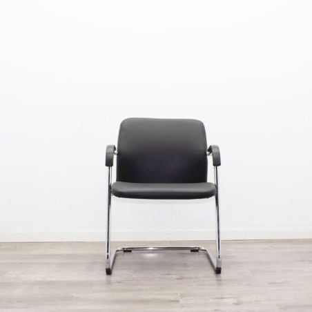 Silla confidente napel negro y estructura cromada