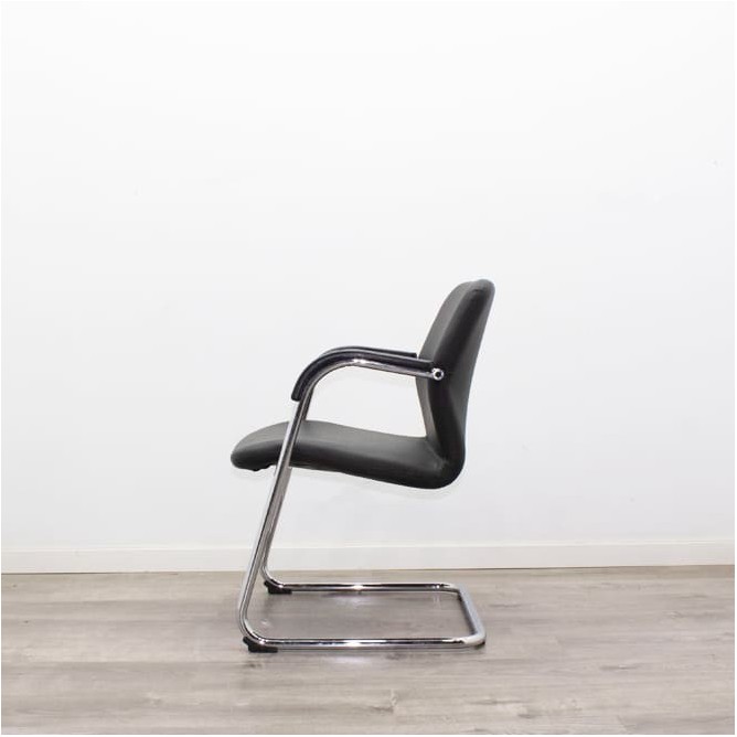 Silla confidente napel negro y estructura cromada