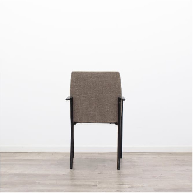 Silla confidente estructura negra y tapizado beige jaspeado