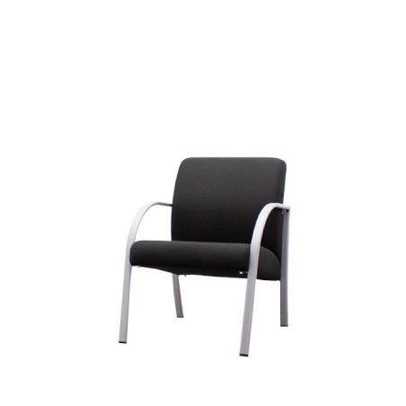 Silla de espera tapizado negro con patas grises