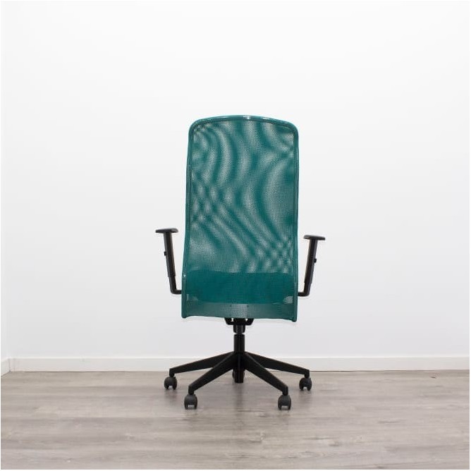 Silla operativa asiento negro y respaldo malla verde