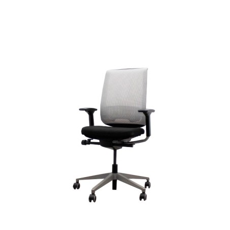 Silla operativa negra y respaldo malla gris claro