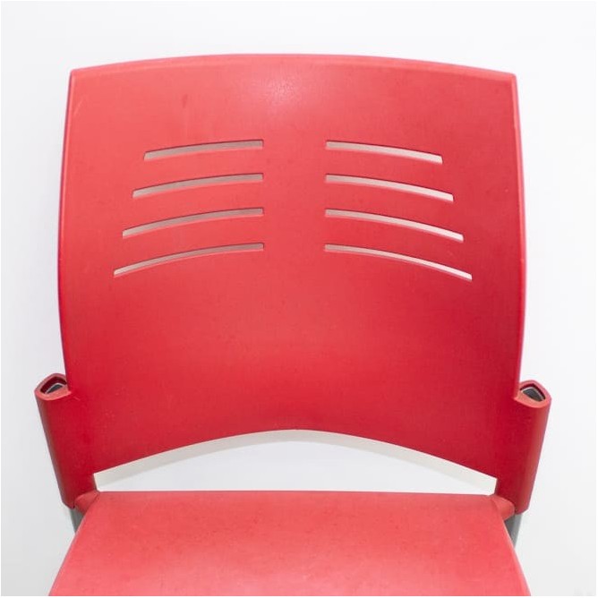 Silla colectividad polipropileno rojo y base aluminizada