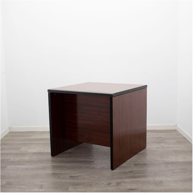 Mesa auxiliar con faldón de 80cm (varios colores)