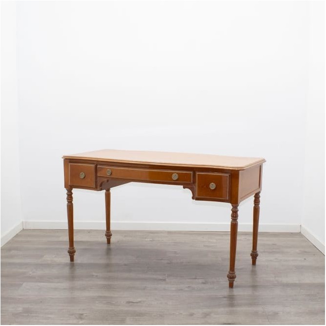 Mesa de dirección clásica en madera acabado roble