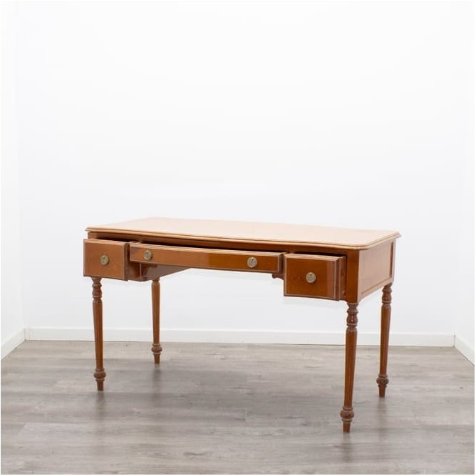 Mesa de dirección clásica en madera acabado roble