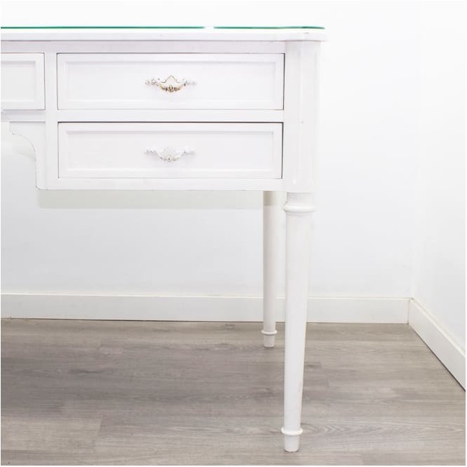 Mesa escritorio de madera lacada blanca