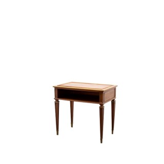 Mesa auxiliar de madera con bordes dorados