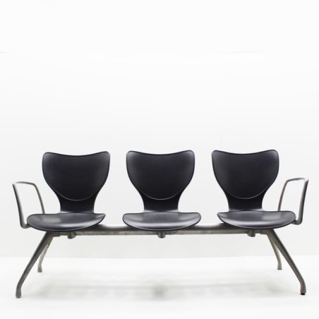 Bancada 3 plazas con brazo en pvc negro