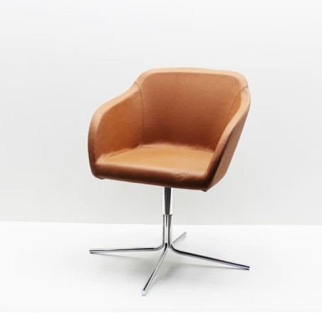 sillón de espera napel marrón giratorio con topes y brazos.