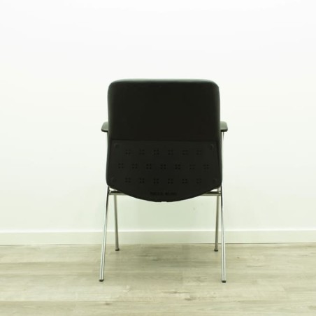 Silla confidente piel negra brazos 4 patas