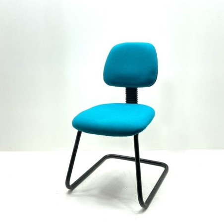 silla confidente base patín azul turquesa