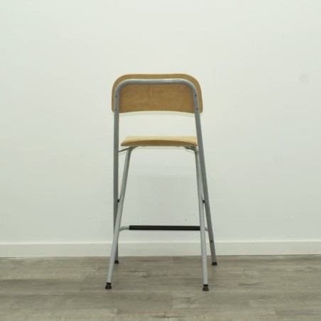 taburete plegable madera y estructura gris con respaldo
