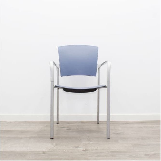 Silla colectividad ENEA azul con brazos estructura gris