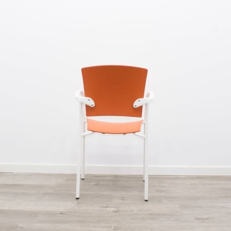 Silla colectividad ENEA naranja con brazos estructura blanca