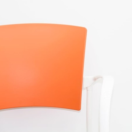 Silla colectividad ENEA naranja con brazos estructura blanca