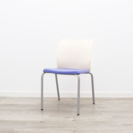 Silla colectividad Steelcase asiento morado respaldo blanco sin brazos