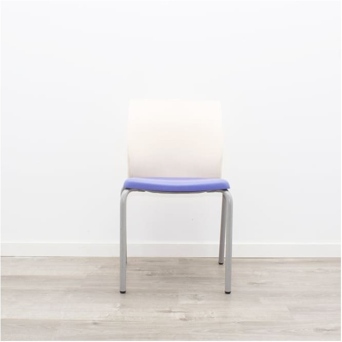 Silla colectividad Steelcase asiento morado respaldo blanco sin brazos