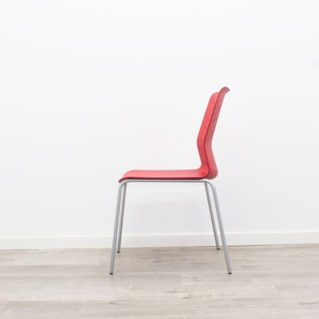Silla colectividad ACTIU polipropileno rojo sin brazos