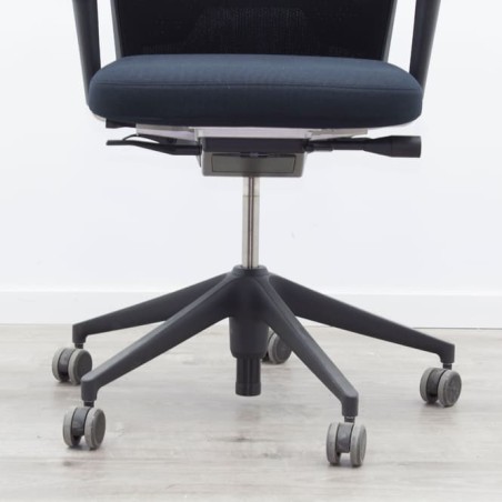 Silla operativa VITRA negra sincro