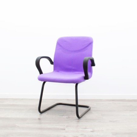 Silla confidente tapizado malva estructura negra