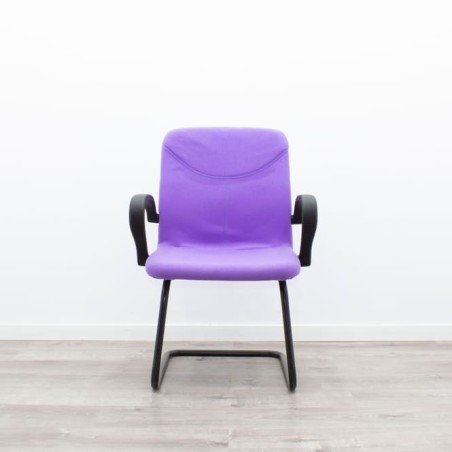 Silla confidente tapizado malva estructura negra