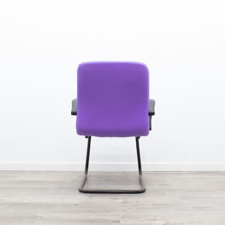 Silla confidente tapizado malva estructura negra