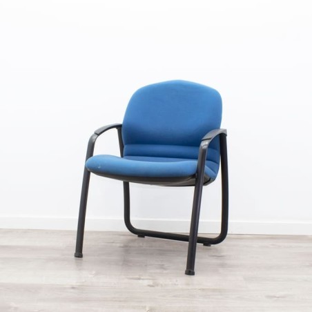 Silla confidente azul estructura negra