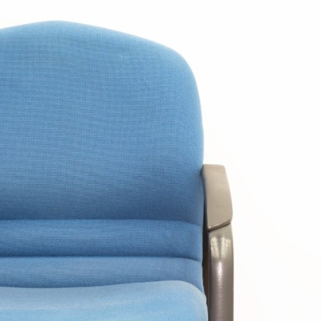 Silla confidente azul estructura negra